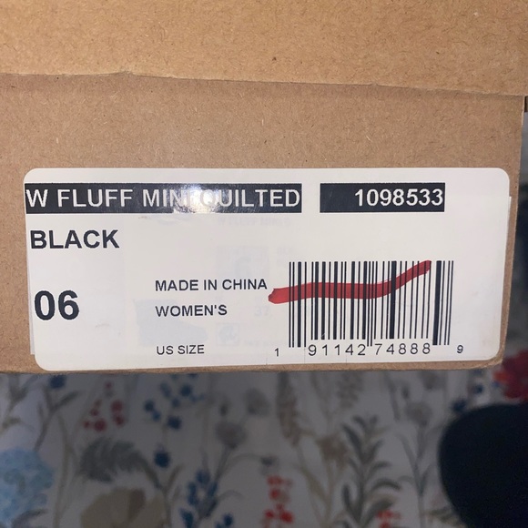 Women UGG Boot Size 6 - Picture 4 of 4